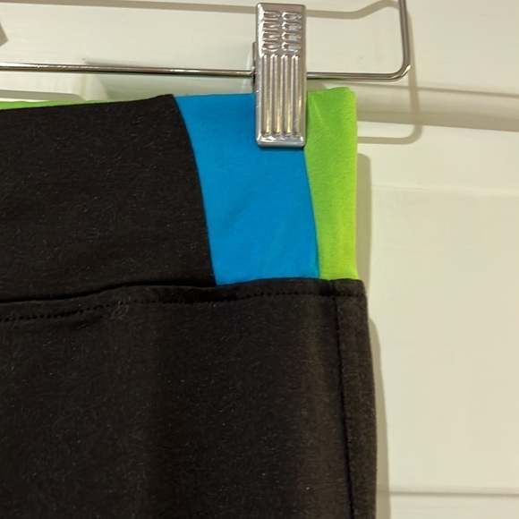 Puma Cropped Athletic Pants - Picture 2 of 6